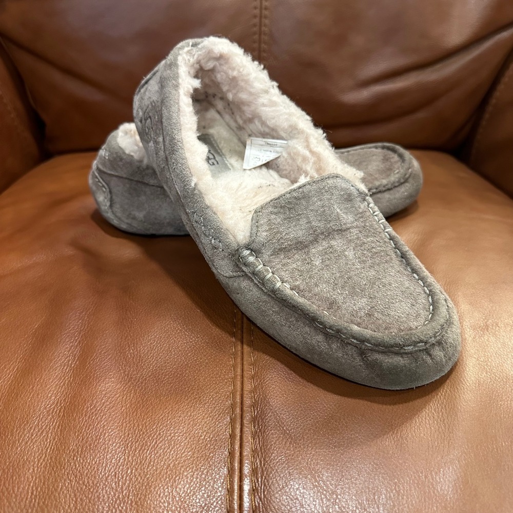 UGG Ansley Moccasin Slippers Women Grey Suede Shearling Lined Comfort Cozy 9